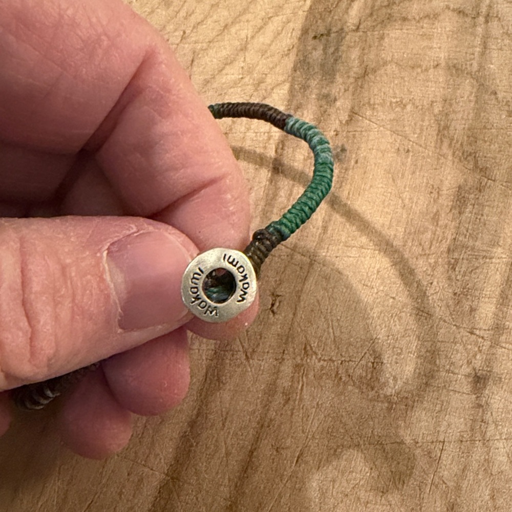 Wakami Thread Bracelet - Picture 2 of 2